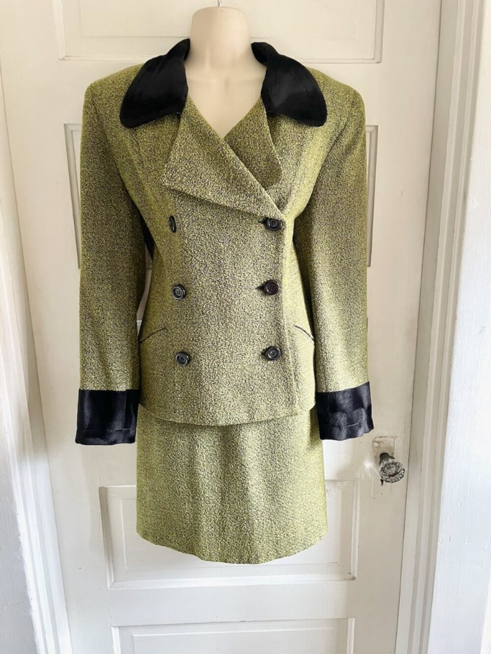 VTG 80s Taiga Paris Green & Black Boucle Wool Blend Skirt & Jacket Suit 8